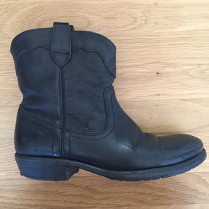 Frye Short Cowgirl Style Boots 6.5